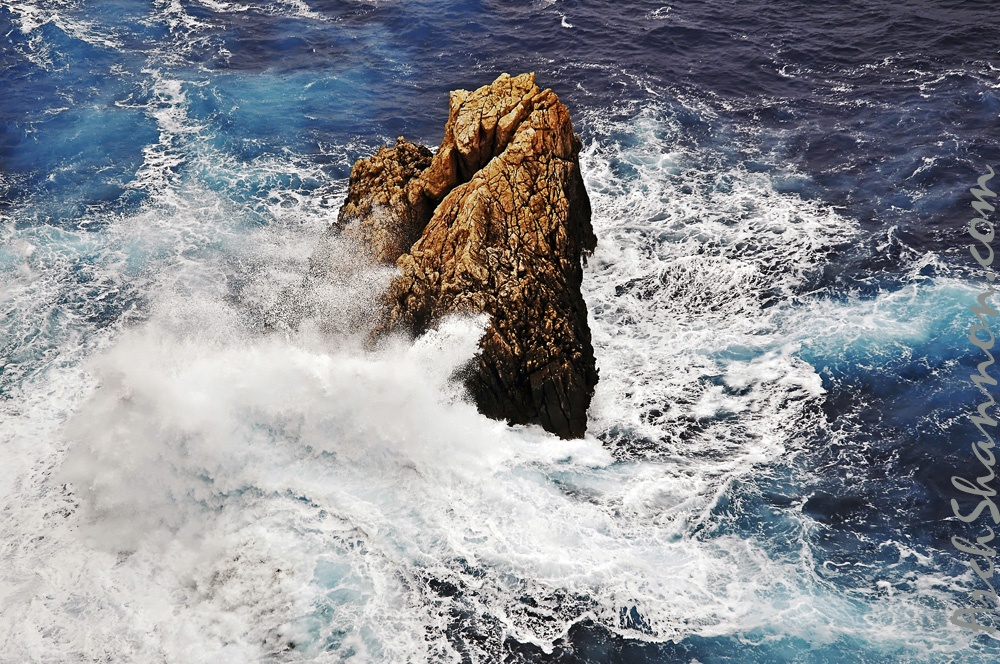 080 - Sa Dragonera - Far de Tramuntana - rock in the sea