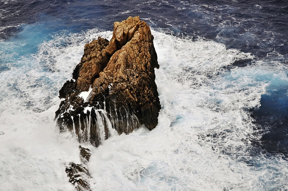 087 - Sa Dragonera - Far de Tramuntana - rock in the sea