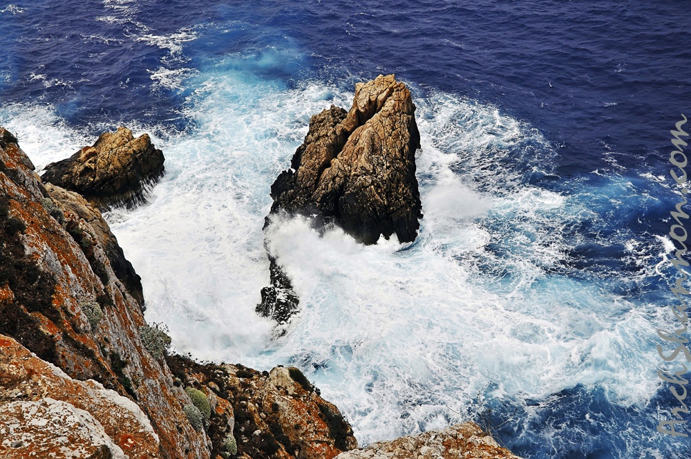 095 - Sa Dragonera - Far de Tramuntana - rock in the sea