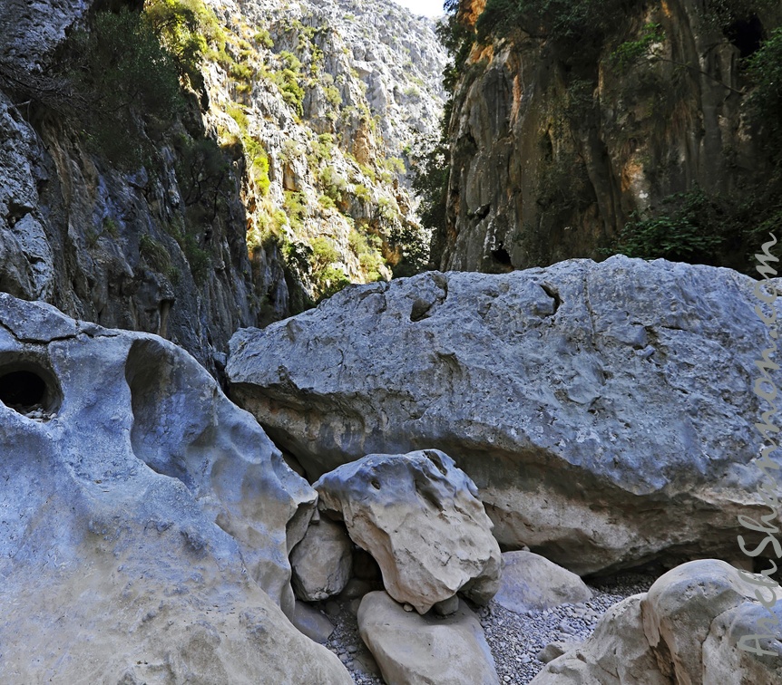067 - Torrent de Pareis - part II - moderate climbing