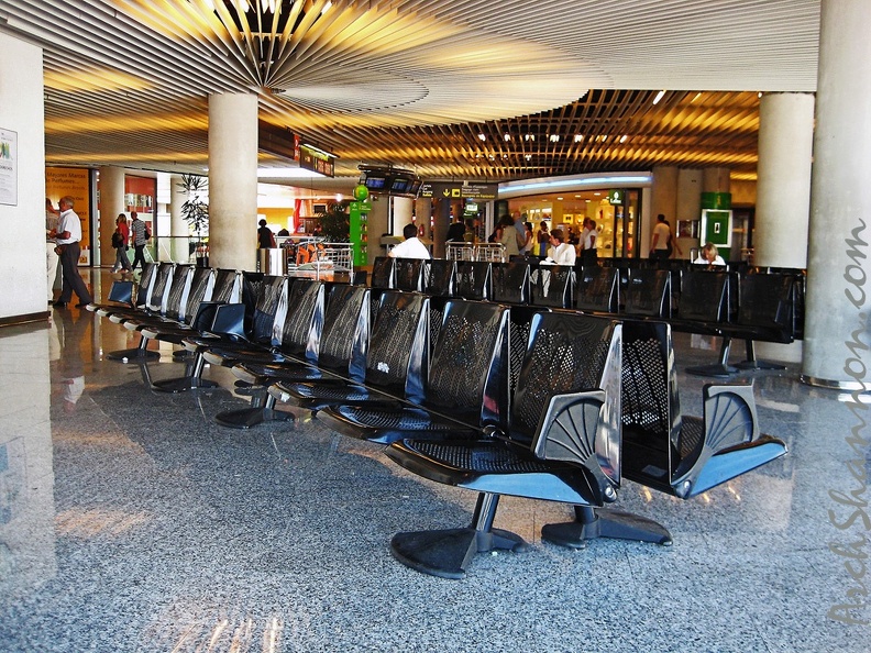 01 - Palma airport.jpg