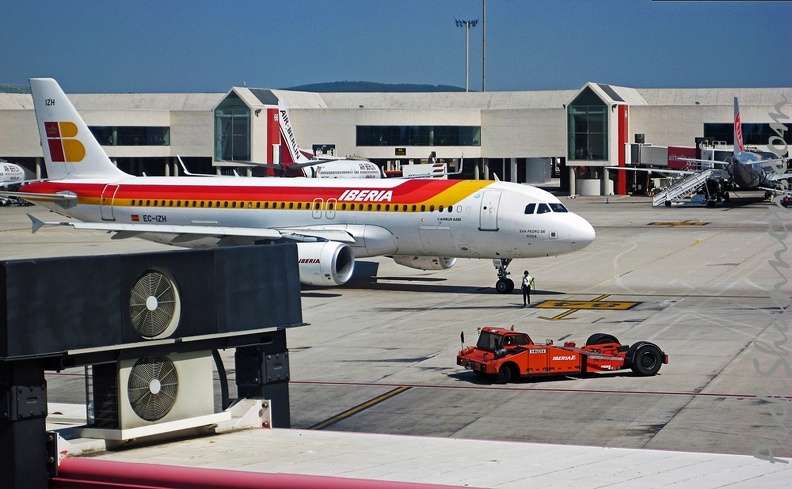 08 - Palma airport.jpg